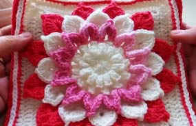 Büyük Çiçekli Battaniye Motifi Yapımı