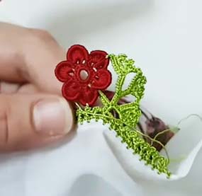 Çalı Dallı Çiçek Tığ Oyası Modeli Yapımı