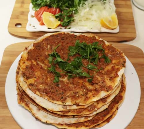 Evde Kolay Lahmacun Yapımı