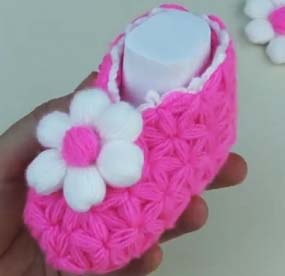 Puf Çiçekli Bebek Patik Modeli Yapımı