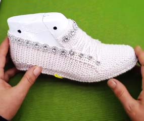 Çeyizlik Boncuklu Spor Ayakkabı Patik Modeli Yapımı